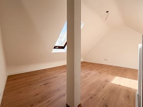 Dachgeschoss trifft Charakter – Wohnen auf zwei Ebenen - Schlafzimmer