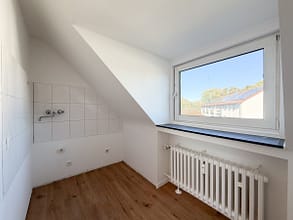 Dachgeschoss trifft Charakter – Wohnen auf zwei Ebenen - Küche