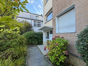 Mehr als nur vier Wände: Balkon, Grün und eigene Garage in Essen-Stadtwald - Eingangsbereich