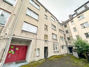 Investieren. Halten. Wachsen. - Rückansicht