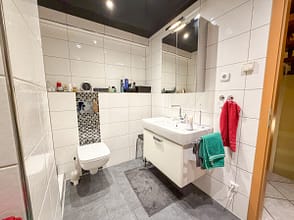 Ihre Zukunft beginnt hier: 4 Zimmer, Garten und jede Menge Möglichkeiten - Badezimmer