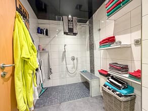 Ihre Zukunft beginnt hier: 4 Zimmer, Garten und jede Menge Möglichkeiten - Badezimmer