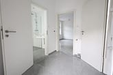 Kernsanierte Hofwohnung über 2 Ebeneren - große Terrasse, WE10 EG links // Bismarckhaus - Flur – 2-Zimmer-Etagenwohnung in Essen