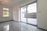 Kernsanierte Hofwohnung über 2 Ebeneren - große Terrasse, WE10 EG links // Bismarckhaus - Ausgang zur Terrasse – 2-Zimmer-Etagenwohnung in Essen