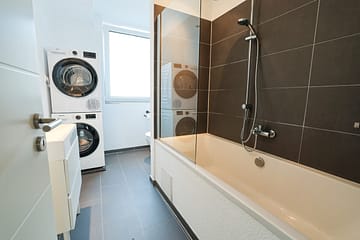 RÜ-LIVING: Ihr 3-Zimmer-Traum in Essens Hotspot - Badezimmer