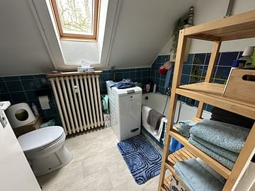 Dachgeschoss Idylle mit drei Zimmern - Badezimmer