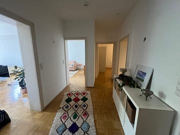 gepflegte 3-Zimmer-Wohnung direkt an der Uni Klinik Essen (UKE) - Flur