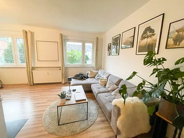 2-Zimmer-Wohnung mit Balkon und großem modernem Bad in Holsterhausen - Wohnzimmer