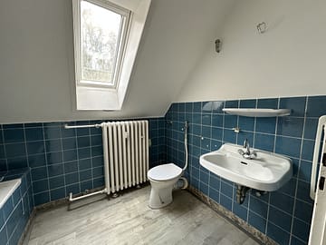 Dachgeschoss Idylle mit 3 Zimmern - Badezimmer