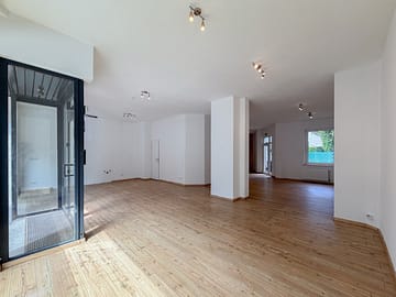 Mehr als nur Gewerbe – mit Garten und vielseitigem Potenzial in Essen-Frohnhausen, 45145 Essen / Frohnhausen, Bürofläche
