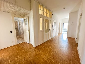 4-Zimmer-Altbauwohnung mit Blick ins grüne Mühlenbachtal – UKE - Flur