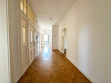 4-Zimmer-Altbauwohnung mit Blick ins grüne Mühlenbachtal – UKE - Flur