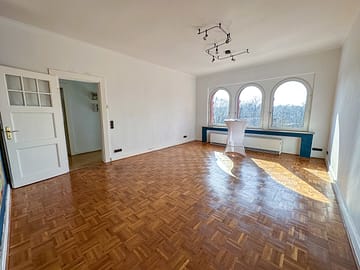 4-Zimmer-Altbauwohnung mit Blick ins grüne Mühlenbachtal – UKE - Wohnzimmer