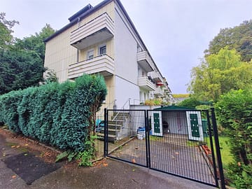 gepflegtes 11 Parteienhaus in ideal zentral vermietbarer Lage von Essen inkl. Balkon, Garten, Solar - 20220926_153802