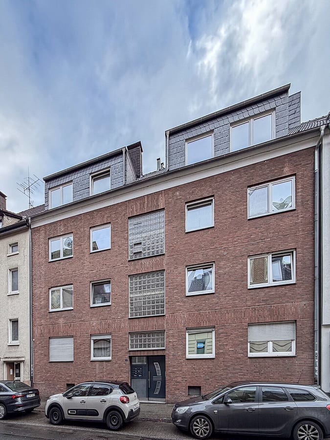 Zwischen Alltag und Rückzug – Balkonwohnung im 2. OG in Essen-Steele - Hausansicht