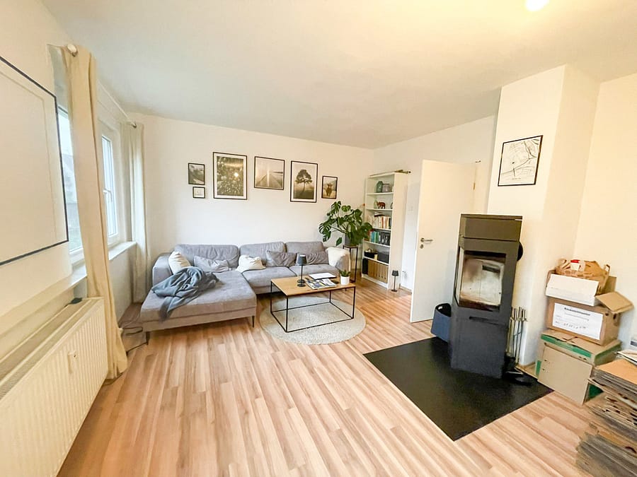 2-Zimmer-Wohnung mit Balkon und großem modernem Bad in Holsterhausen - Wohnzimmer mit Kamin